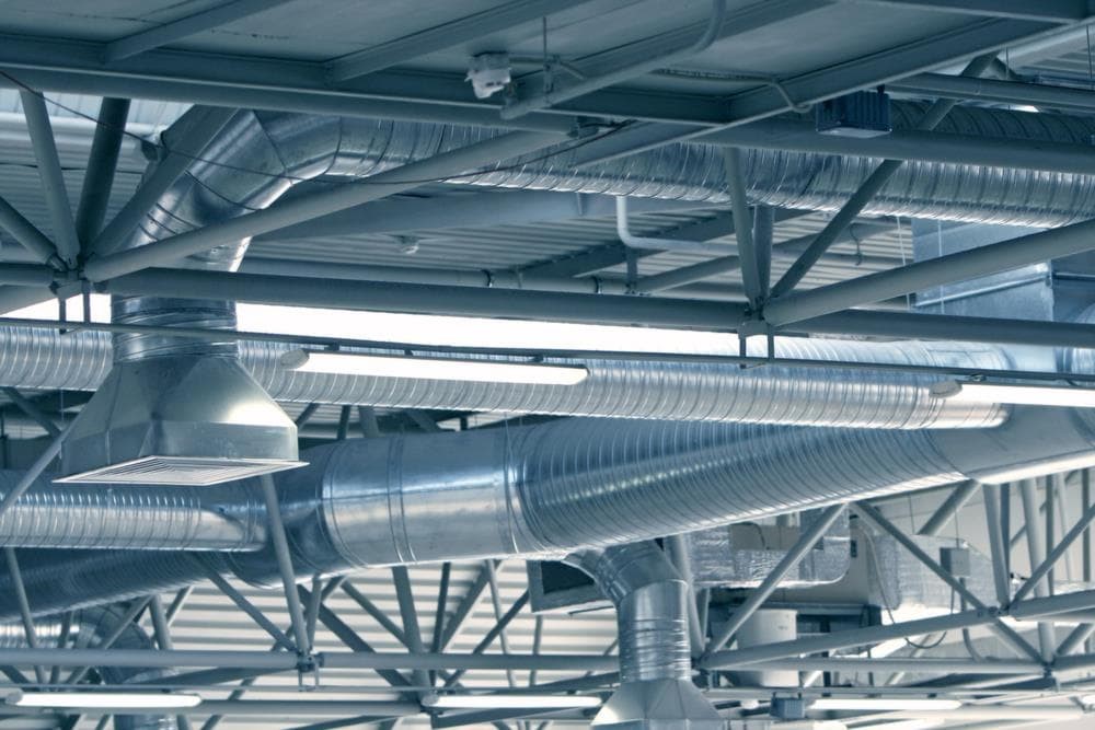 Sistemas de ventilación para naves industriales: ¿cuál es el mejor para su negocio?