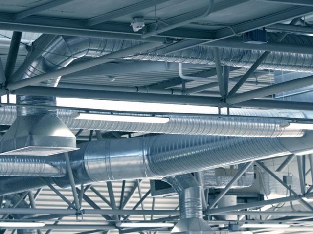 Sistemas de ventilación para naves industriales: ¿cuál es el mejor para su negocio?
